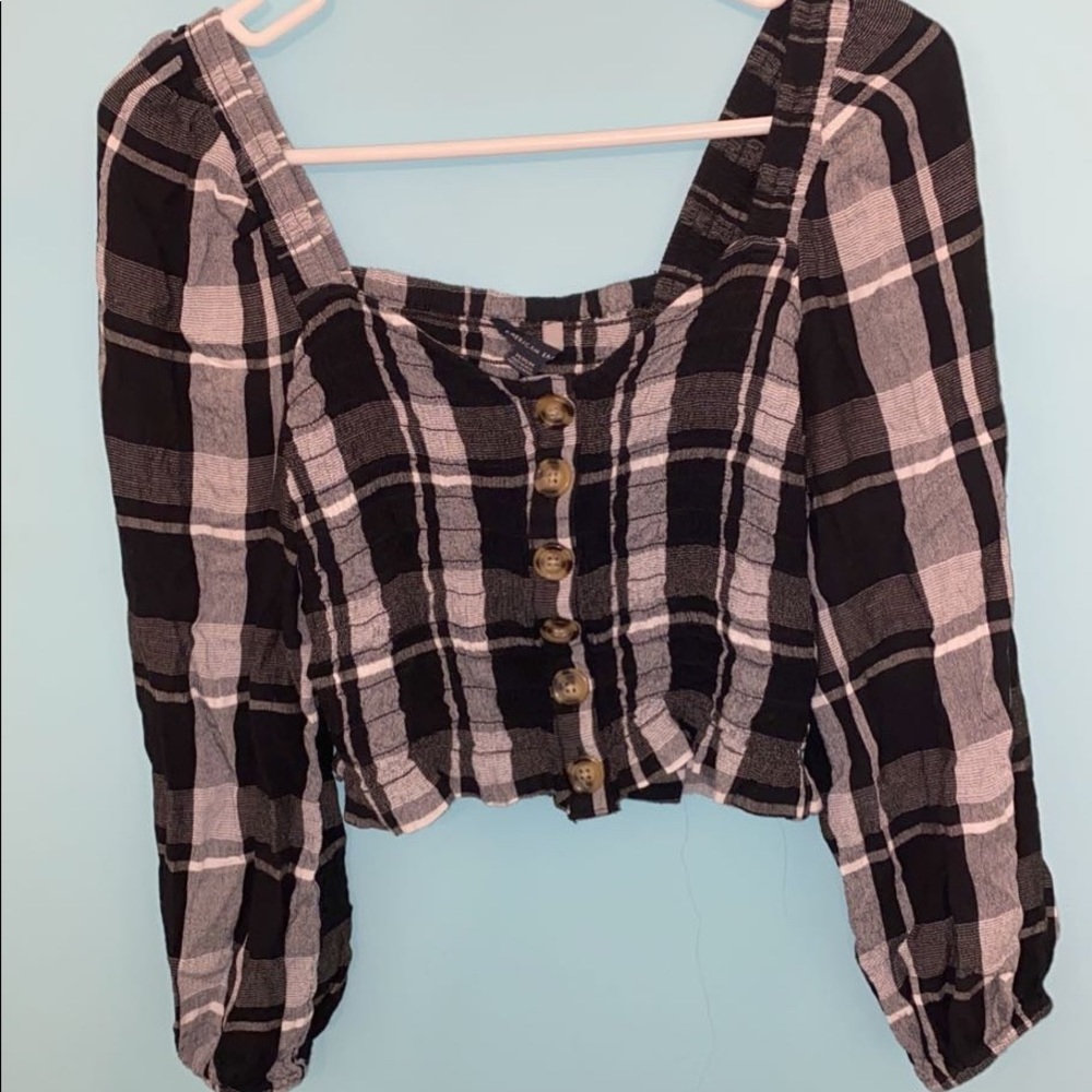 Cute plaid button down crop top!